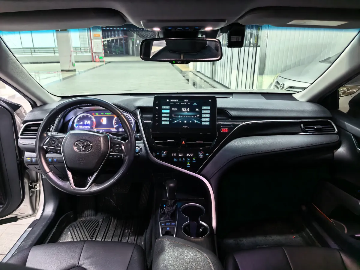 2021 Toyota Camry 2.5L 209HP L4 8AT,autocango,china used car exporter,china ev exporter,chinese used car exporter,chinese used ev exporter