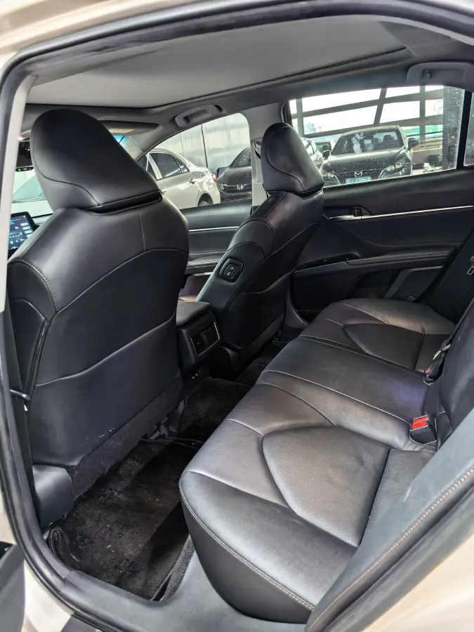 2021 Toyota Camry 2.5L 209HP L4 8AT,autocango,china used car exporter,china ev exporter,chinese used car exporter,chinese used ev exporter