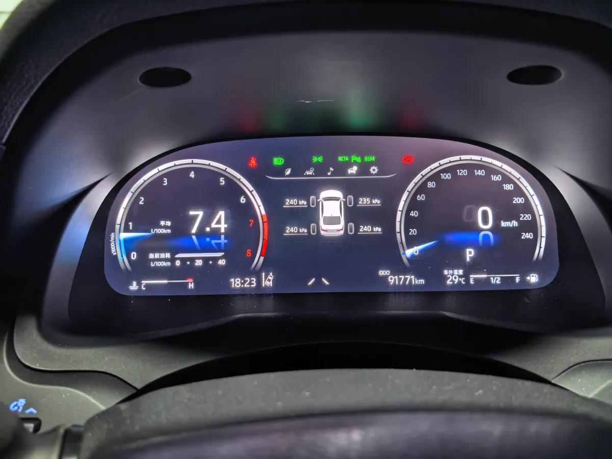 2021 Toyota Camry 2.5L 209HP L4 8AT,autocango,china used car exporter,china ev exporter,chinese used car exporter,chinese used ev exporter