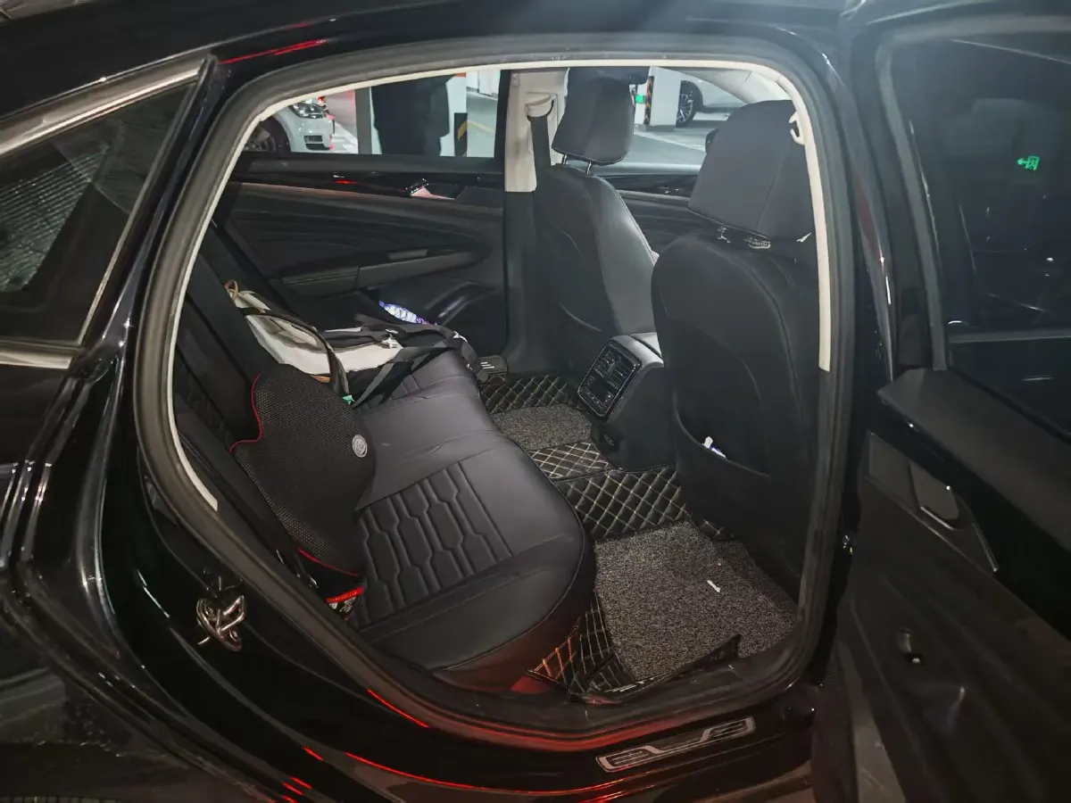 2019 Skoda Kodiak 2.0T 186HP L4 7DCT,autocango,china used car exporter,china ev exporter,chinese used car exporter,chinese used ev exporter