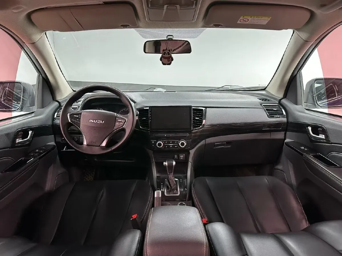 2019 Isuzu LingTuo 2.5T 129HP L4 6AT,autocango,china used car exporter,china ev exporter,chinese used car exporter,chinese used ev exporter