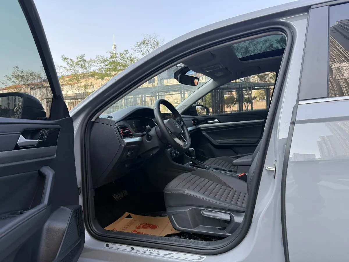 2023 Volkswagen Lavida 1.4T 150HP L4 7DCT,autocango,china used car exporter,china ev exporter,chinese used car exporter,chinese used ev exporter