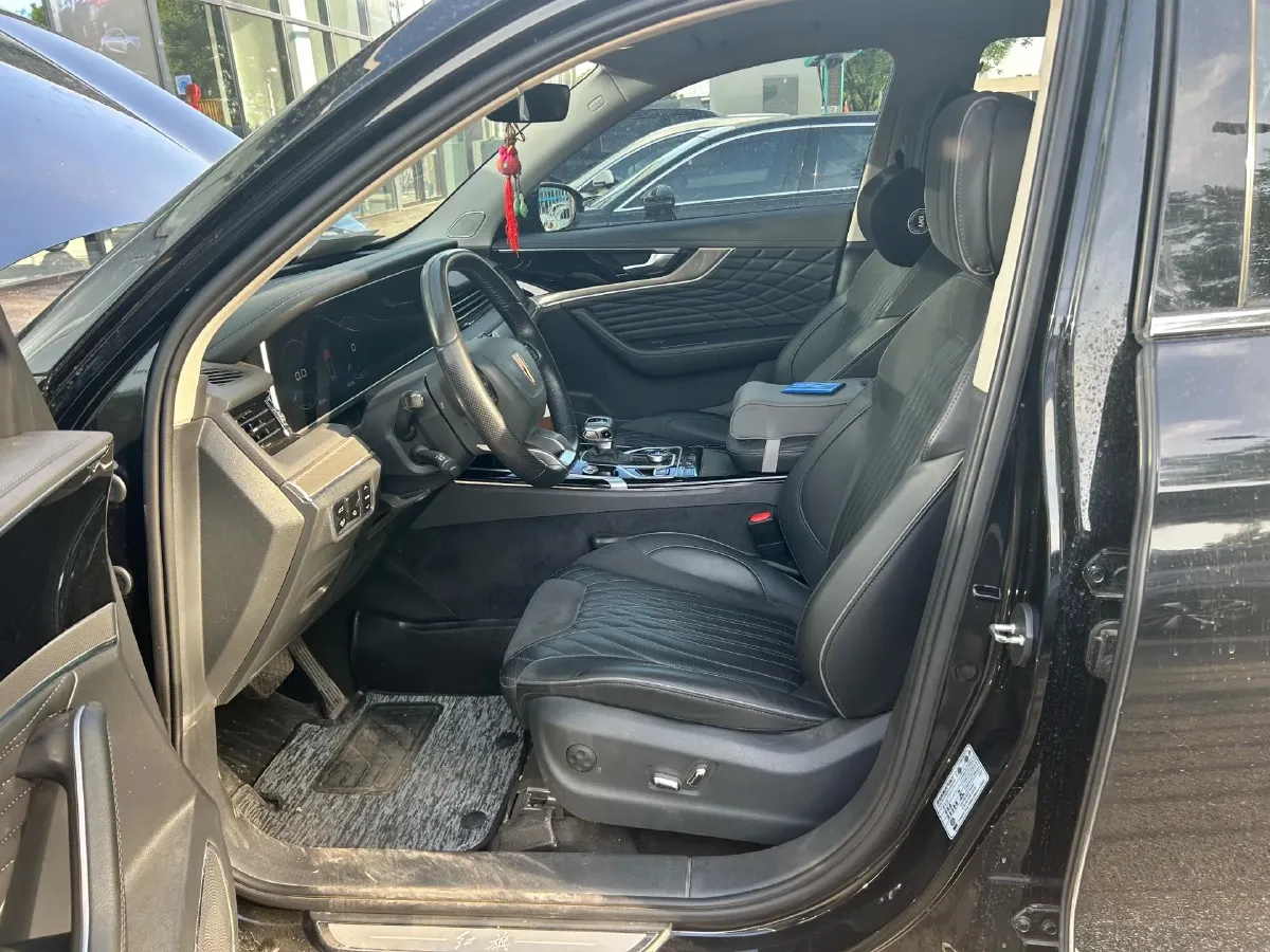 2022 HongQi HS5 2.0T 224HP L4 6AT,autocango,china used car exporter,china ev exporter,chinese used car exporter,chinese used ev exporter