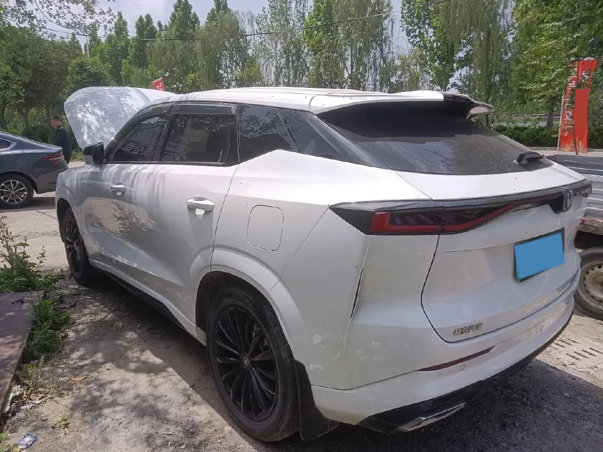 2024 ChangAn UNI-Z 1.5L 98HP L4 E-CVT PHEV 18.4KWH,autocango,china used car exporter,china ev exporter,chinese used car exporter,chinese used ev exporter