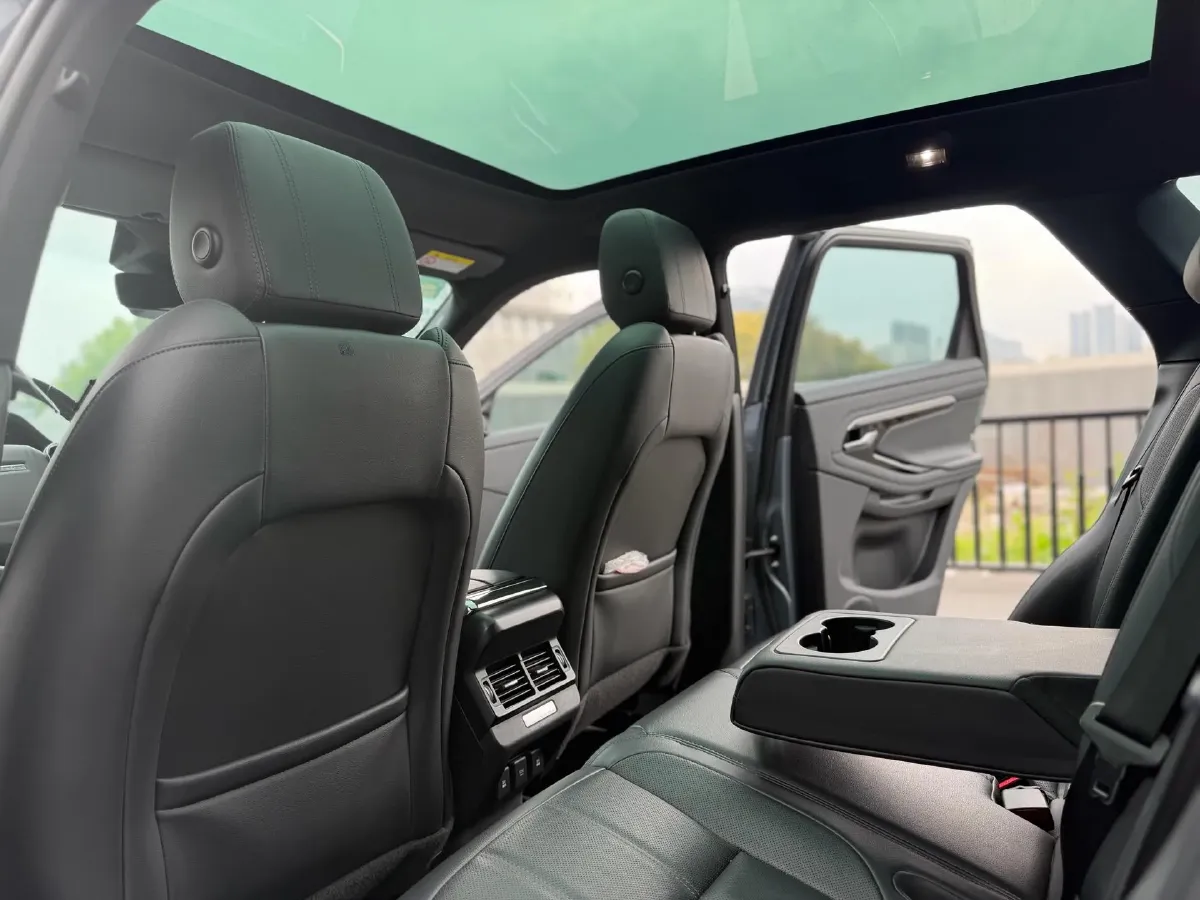 2020 Land Rover Range Rover Evoque 2.0T 249HP L4 9AT,autocango,china used car exporter,china ev exporter,chinese used car exporter,chinese used ev exporter