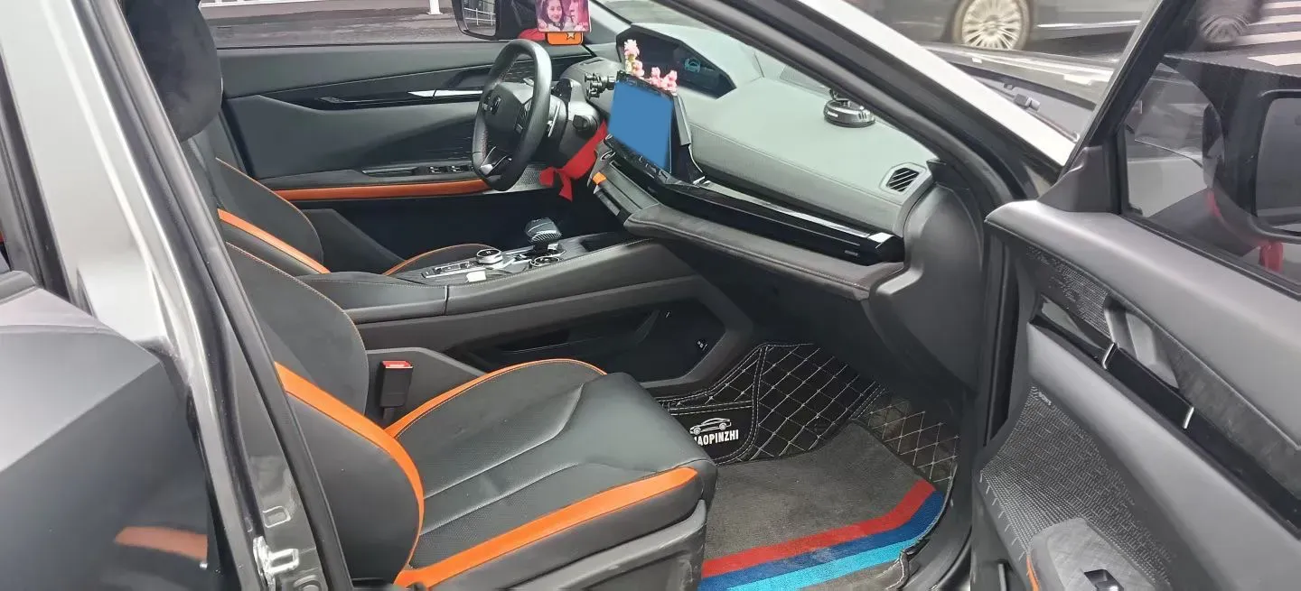 2022 ChangAn UNI-V 2.0T 233HP L4 8AT,autocango,china used car exporter,china ev exporter,chinese used car exporter,chinese used ev exporter