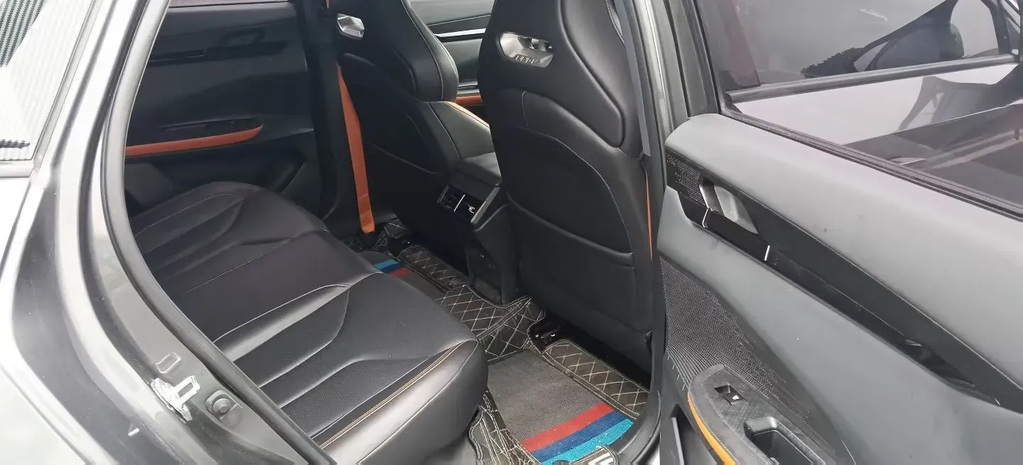 2022 ChangAn UNI-V 2.0T 233HP L4 8AT,autocango,china used car exporter,china ev exporter,chinese used car exporter,chinese used ev exporter