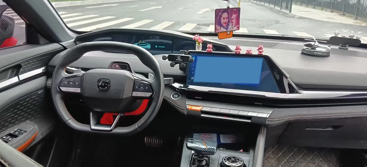 2022 ChangAn UNI-V 2.0T 233HP L4 8AT,autocango,china used car exporter,china ev exporter,chinese used car exporter,chinese used ev exporter