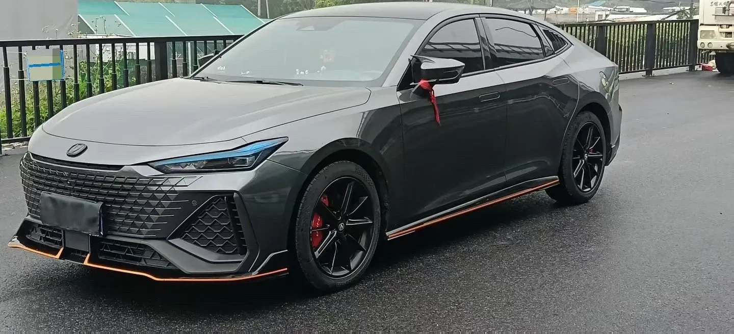 2022 ChangAn UNI-V 2.0T 233HP L4 8AT,autocango,china used car exporter,china ev exporter,chinese used car exporter,chinese used ev exporter