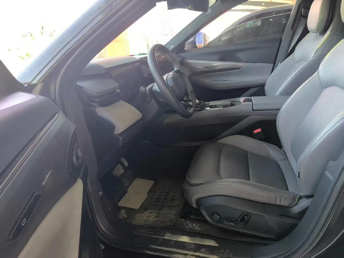 2025 LYNK&CO 08 EM-P 1.5T 163HP L4 3DHT PHEV 21.2KWH,autocango,china used car exporter,china ev exporter,chinese used car exporter,chinese used ev exporter