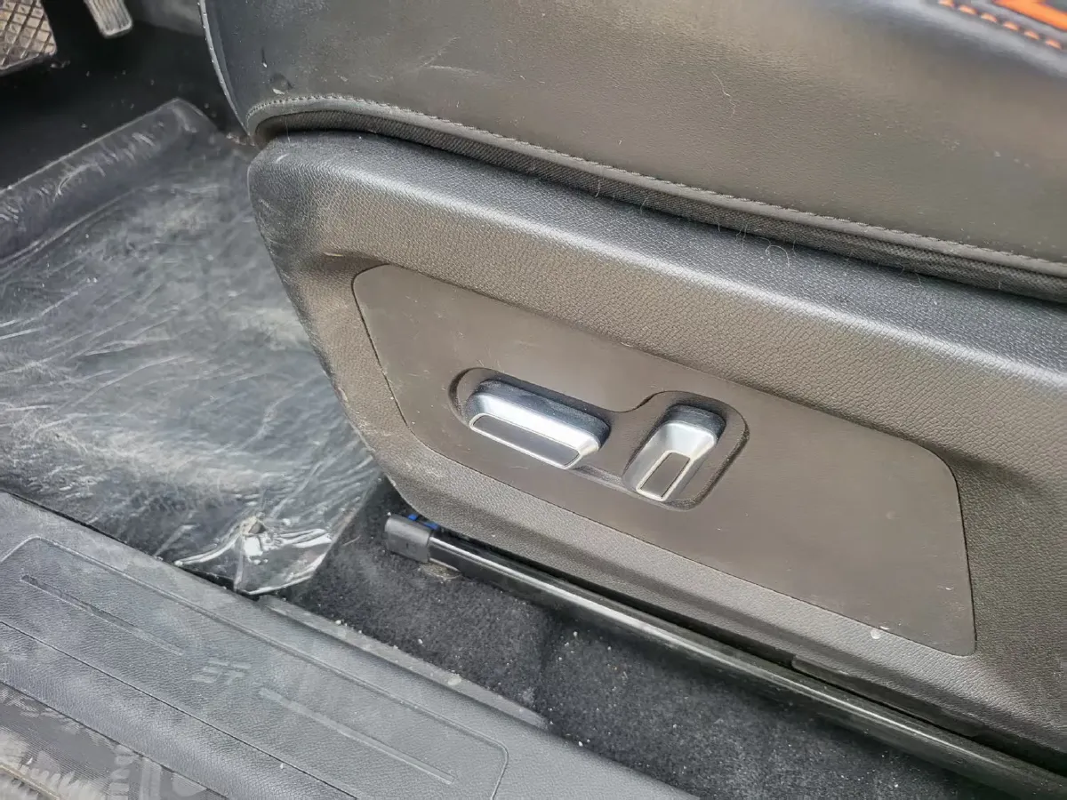 2025 MAXUS XinTu V70 2.0T 150HP L4 9AT,autocango,china used car exporter,china ev exporter,chinese used car exporter,chinese used ev exporter