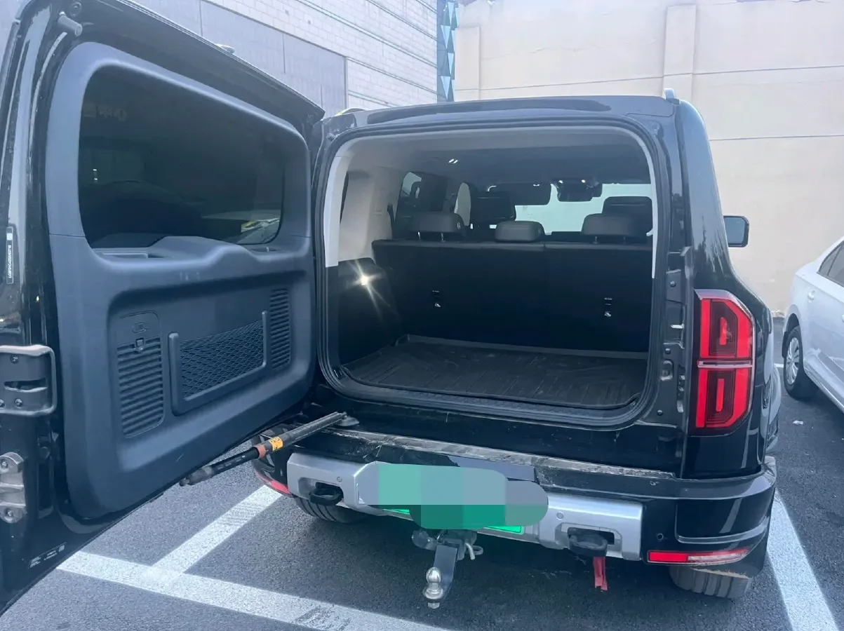 2025 FangChengBao Bao 5 1.5T 194HP L4 E-CVT PHEV 31.8KWH,autocango,china used car exporter,china ev exporter,chinese used car exporter,chinese used ev exporter