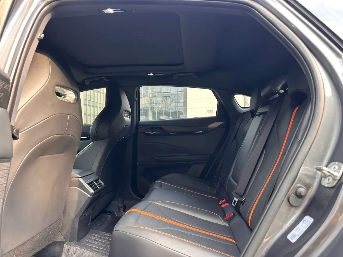 2025 ChangAn UNI-V 1.5T 192HP L4 7DCT,autocango,china used car exporter,china ev exporter,chinese used car exporter,chinese used ev exporter