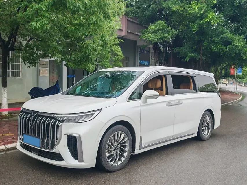 2022 Voyah Dream 1.5T 136HP L4 PHEV 25.57KWH,autocango,china used car exporter,china ev exporter,chinese used car exporter,chinese used ev exporter