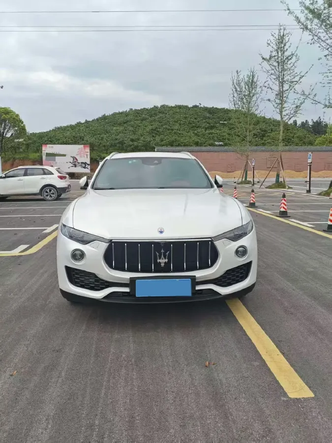 2016 Maserati Levante 3.0T 430HP V6 8AT,autocango,china used car exporter,china ev exporter,chinese used car exporter,chinese used ev exporter