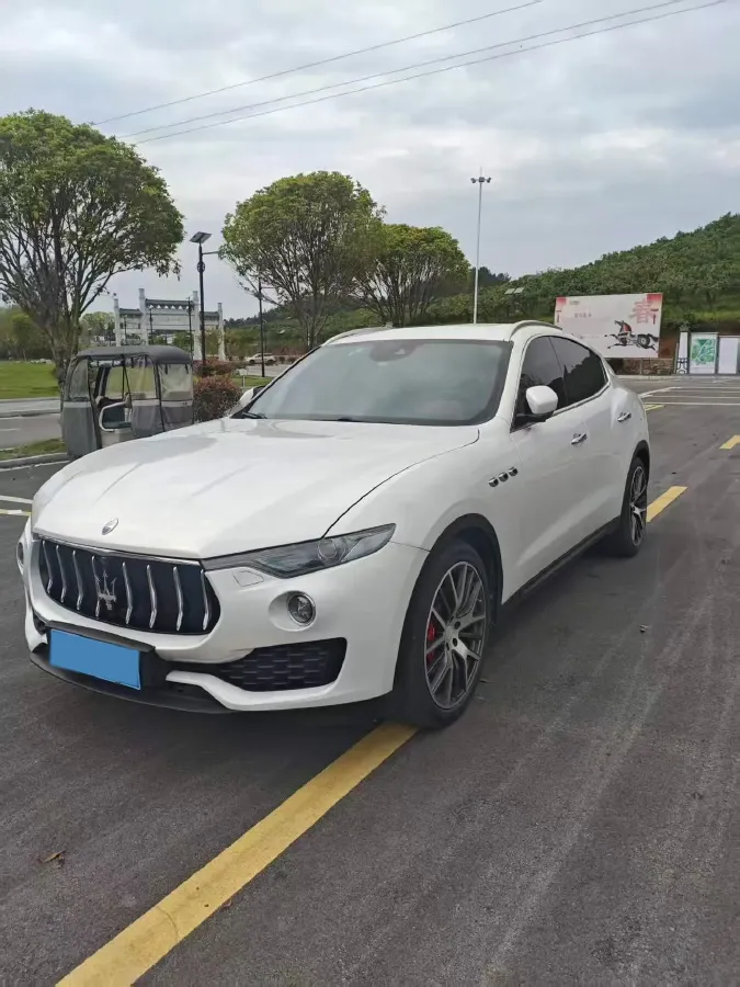 2016 Maserati Levante 3.0T 430HP V6 8AT,autocango,china used car exporter,china ev exporter,chinese used car exporter,chinese used ev exporter