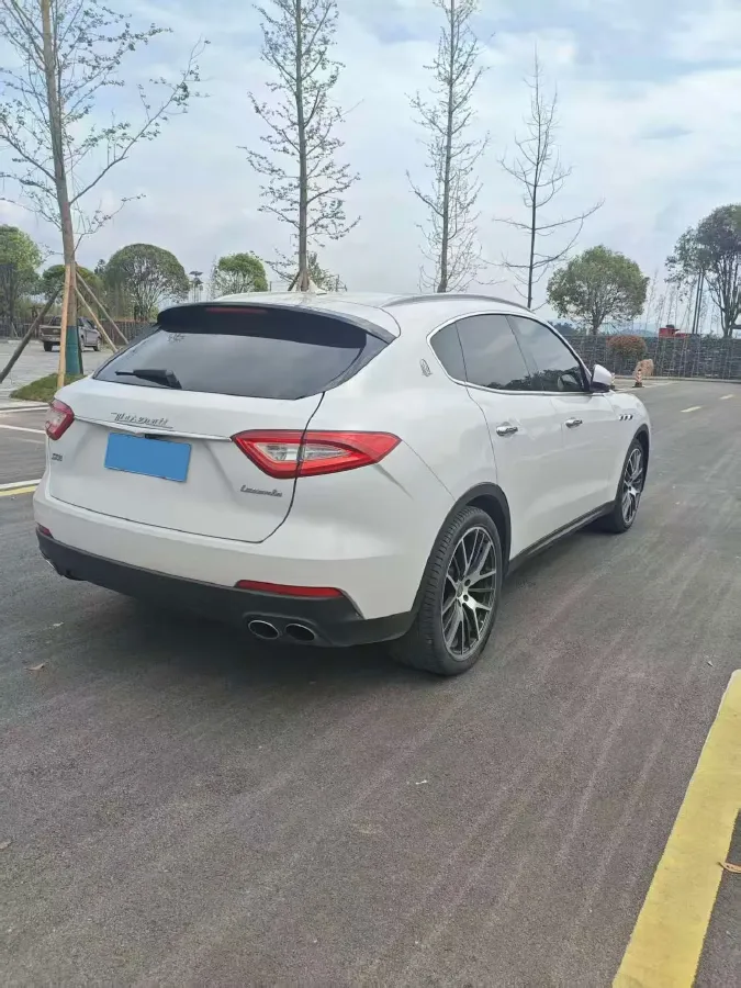 2016 Maserati Levante 3.0T 430HP V6 8AT,autocango,china used car exporter,china ev exporter,chinese used car exporter,chinese used ev exporter