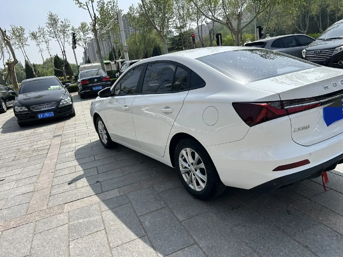 2023 Roewe i5 1.5L 129HP L4 5MT,autocango,china used car exporter,china ev exporter,chinese used car exporter,chinese used ev exporter