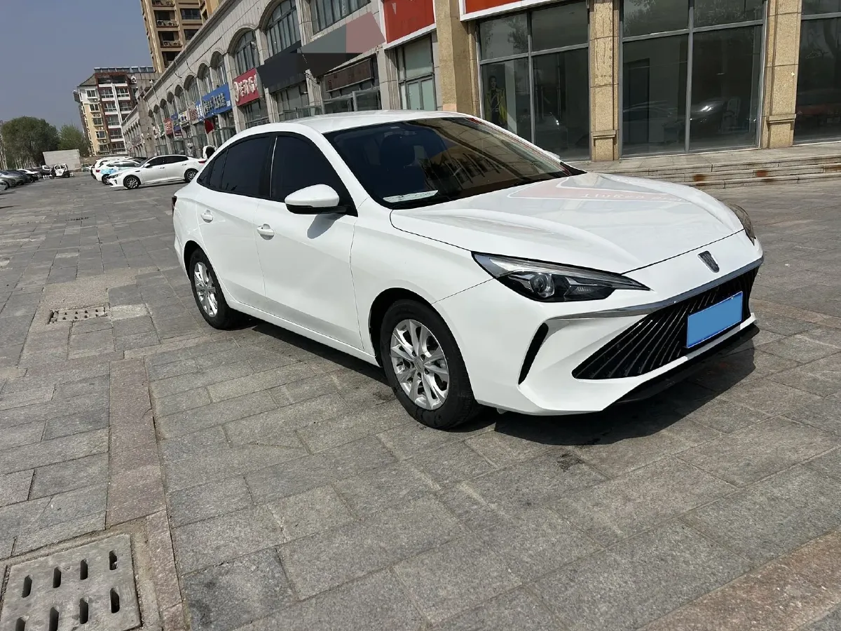2023 Roewe i5 1.5L 129HP L4 5MT,autocango,china used car exporter,china ev exporter,chinese used car exporter,chinese used ev exporter