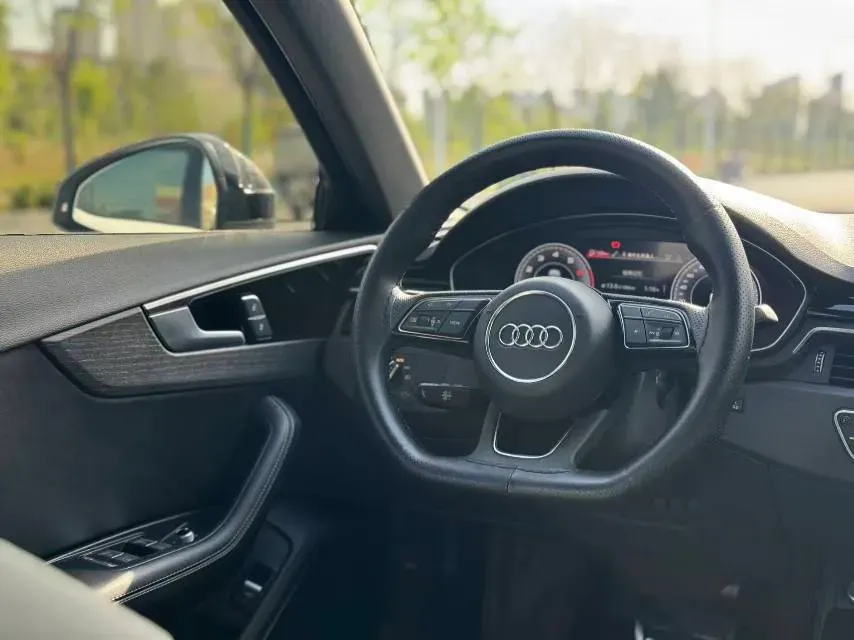 2024 Audi A4L 2.0T 190HP L4 7DCT,autocango,china used car exporter,china ev exporter,chinese used car exporter,chinese used ev exporter