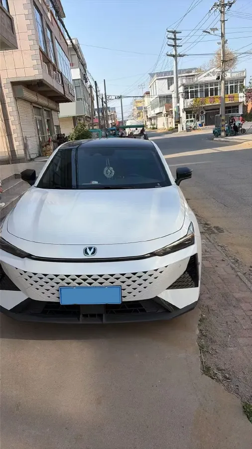 2025 ChangAn UNI-V 1.5T 192HP L4 7DCT,autocango,china used car exporter,china ev exporter,chinese used car exporter,chinese used ev exporter