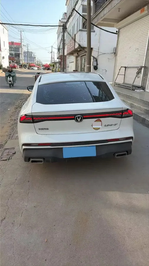 2025 ChangAn UNI-V 1.5T 192HP L4 7DCT,autocango,china used car exporter,china ev exporter,chinese used car exporter,chinese used ev exporter