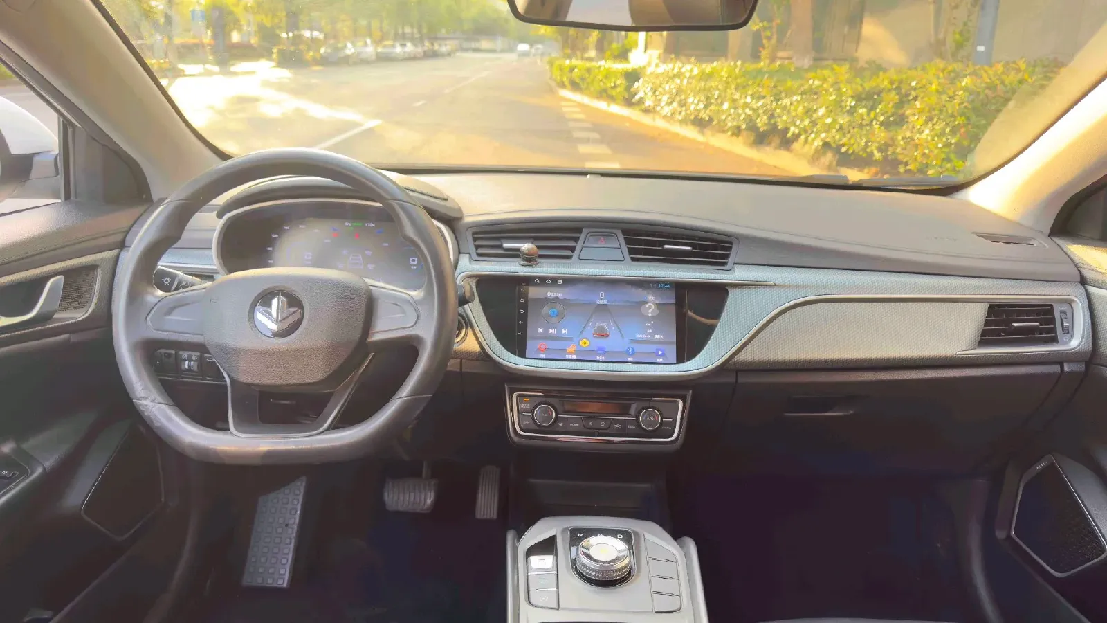 2022 Livan Maple 60s PRO BEV 51.8KWH,autocango,china used car exporter,china ev exporter,chinese used car exporter,chinese used ev exporter