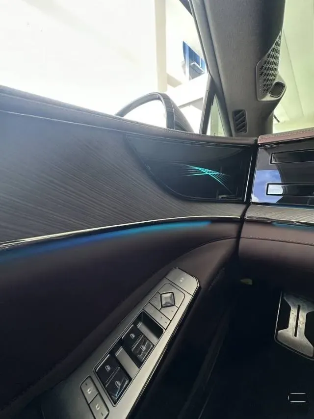 2024 Denza DenzaZ9GT 2.0T 207HP L4 E-CVT PHEV 38.5KWH,autocango,china used car exporter,china ev exporter,chinese used car exporter,chinese used ev exporter