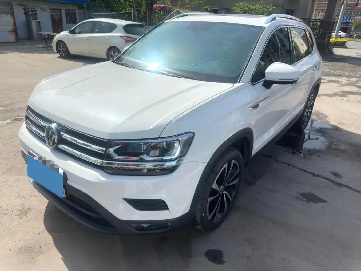 2019 MINI MINI 1.5T 102HP L3 7DCT,autocango,china used car exporter,china ev exporter,chinese used car exporter,chinese used ev exporter