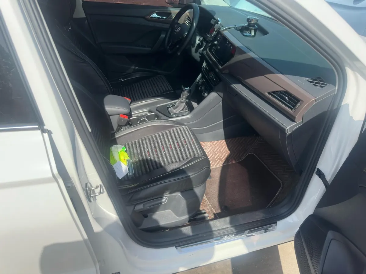 2019 MINI MINI 1.5T 102HP L3 7DCT,autocango,china used car exporter,china ev exporter,chinese used car exporter,chinese used ev exporter