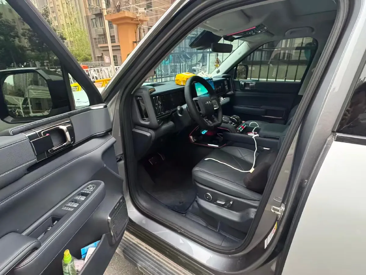 2025 FangChengBao Bao 5 1.5T 194HP L4 E-CVT PHEV 31.8KWH,autocango,china used car exporter,china ev exporter,chinese used car exporter,chinese used ev exporter