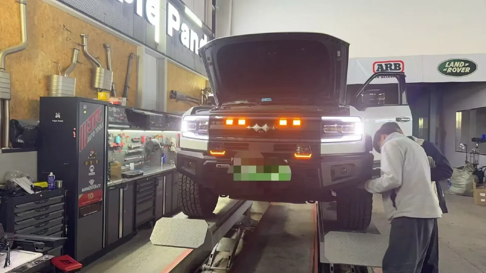 2025 FangChengBao Bao 5 1.5T 194HP L4 E-CVT PHEV 31.8KWH,autocango,china used car exporter,china ev exporter,chinese used car exporter,chinese used ev exporter