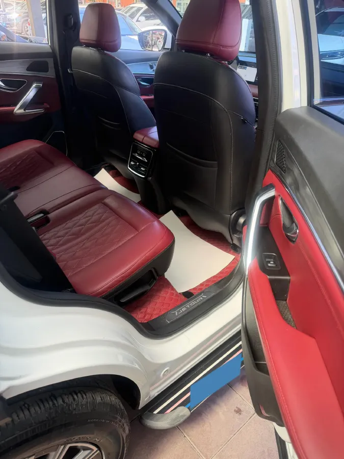 2023 ChangAn Oshan X7 Plus 1.5T 188HP L4 7DCT,autocango,china used car exporter,china ev exporter,chinese used car exporter,chinese used ev exporter