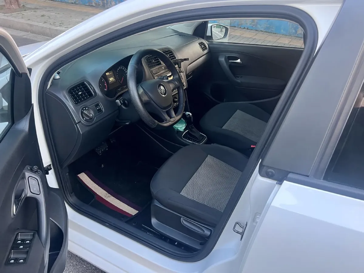 2016 Volkswagen Polo 1.4L 90HP L4 6AT,autocango,china used car exporter,china ev exporter,chinese used car exporter,chinese used ev exporter