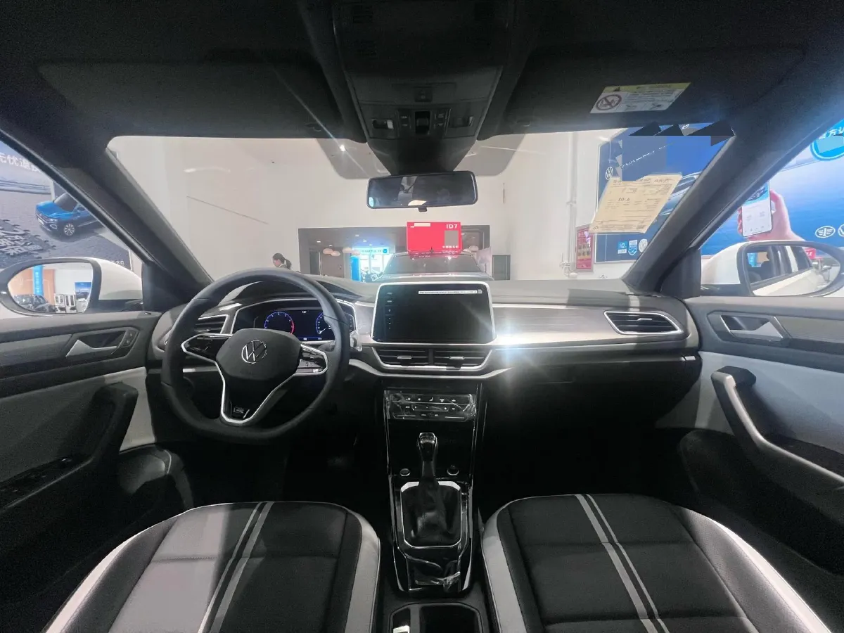 2025 Volkswagen T-Roc 1.5T 160HP L4 7DCT,autocango,china used car exporter,china ev exporter,chinese used car exporter,chinese used ev exporter