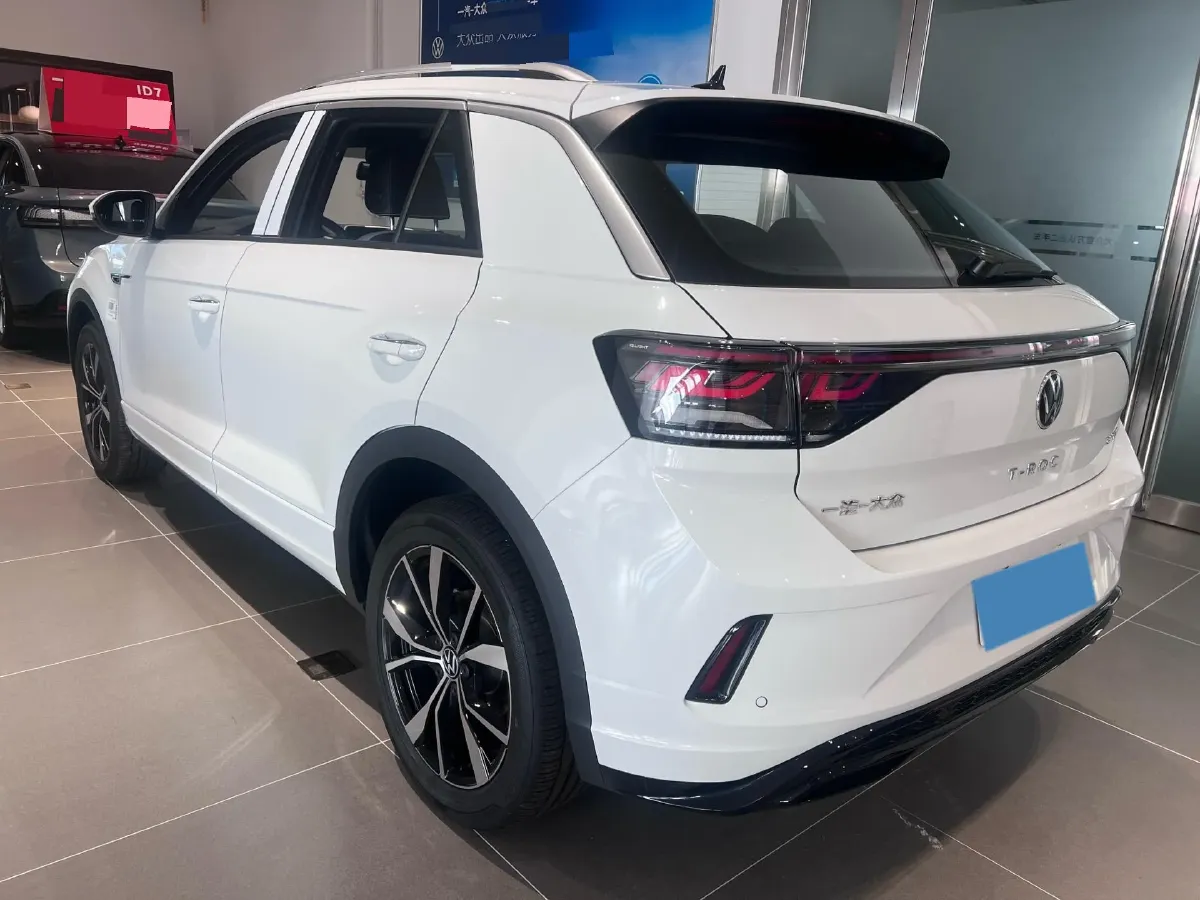2025 Volkswagen T-Roc 1.5T 160HP L4 7DCT,autocango,china used car exporter,china ev exporter,chinese used car exporter,chinese used ev exporter