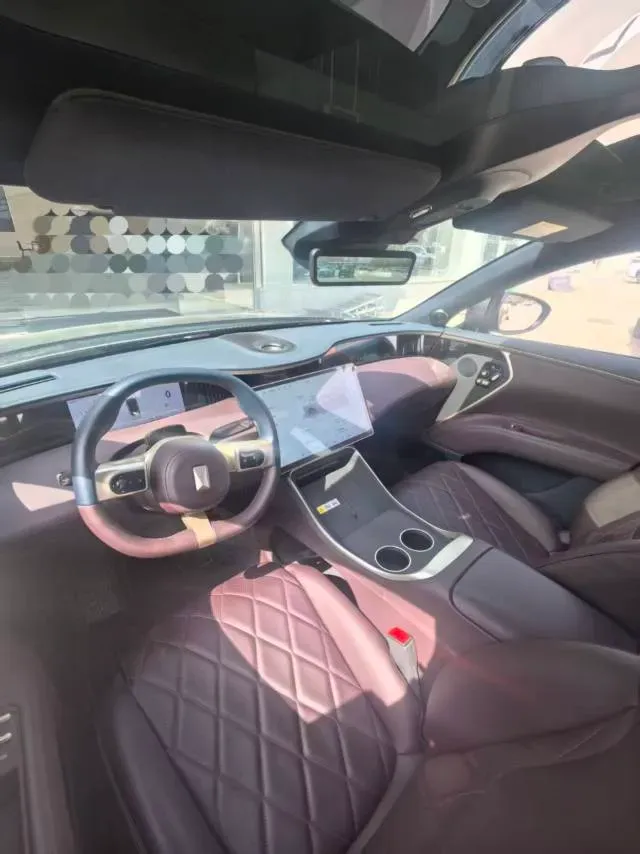2025 Avatr 11 1.5T 156HP L4 REEV,autocango,china used car exporter,china ev exporter,chinese used car exporter,chinese used ev exporter