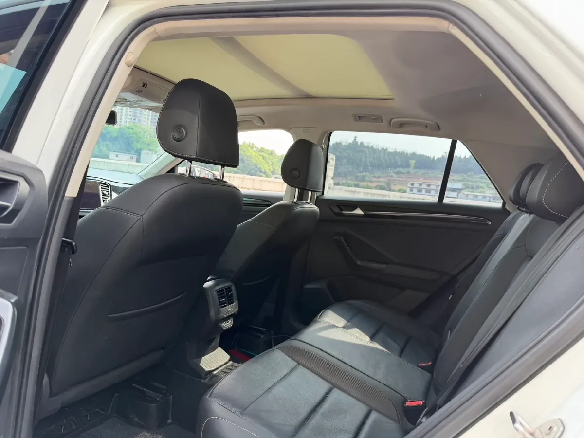 2020 Volkswagen T-Roc 1.4T 150HP L4 7DCT,autocango,china used car exporter,china ev exporter,chinese used car exporter,chinese used ev exporter