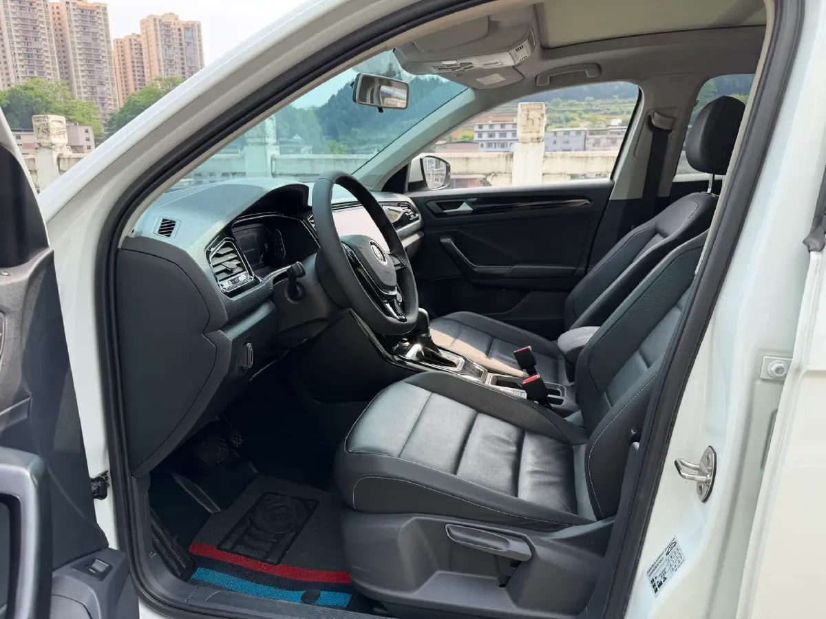 2020 Volkswagen T-Roc 1.4T 150HP L4 7DCT,autocango,china used car exporter,china ev exporter,chinese used car exporter,chinese used ev exporter