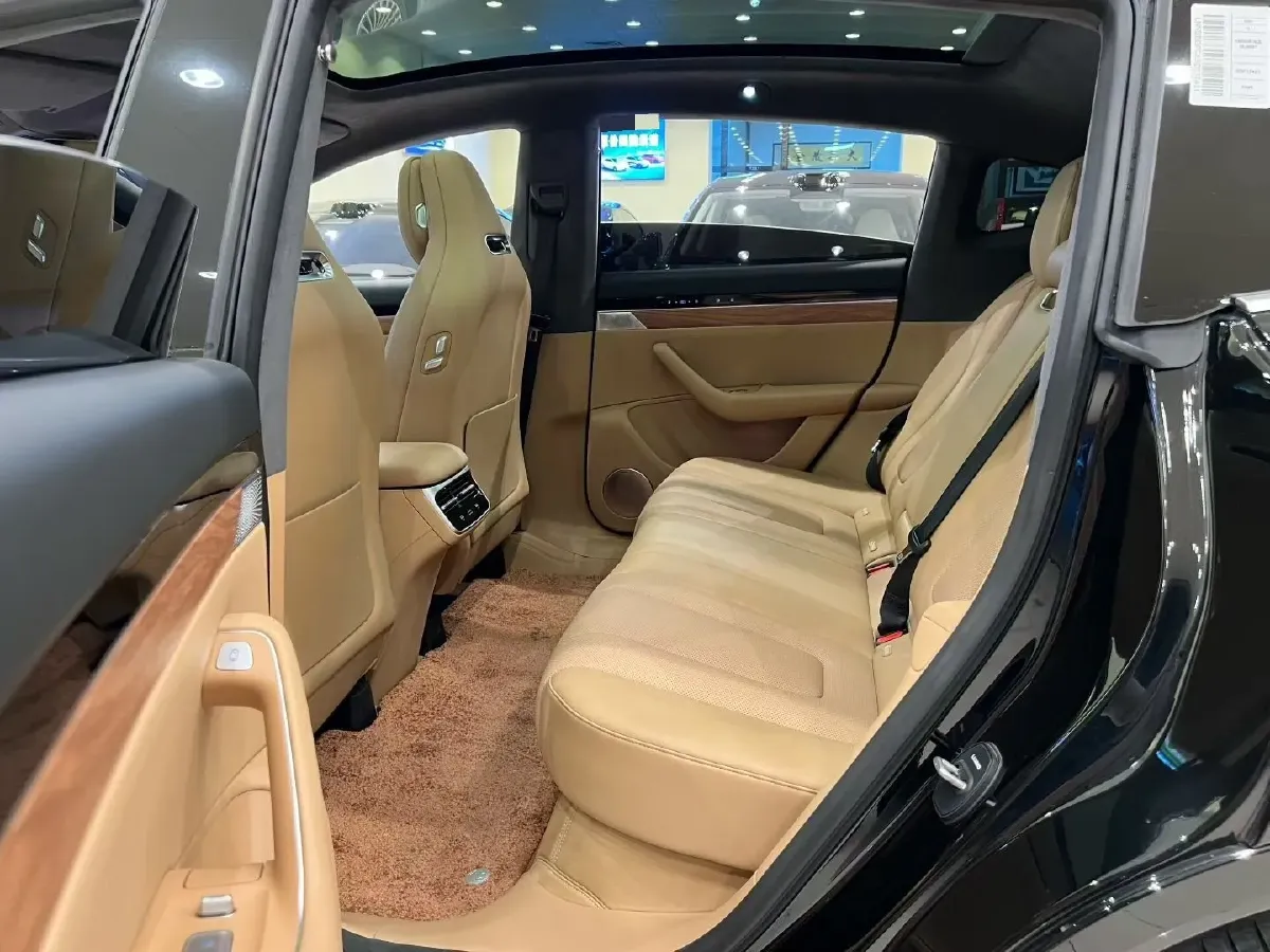 2025 Luxeed R7 REEV 156HP REEV 37KWH,autocango,china used car exporter,china ev exporter,chinese used car exporter,chinese used ev exporter