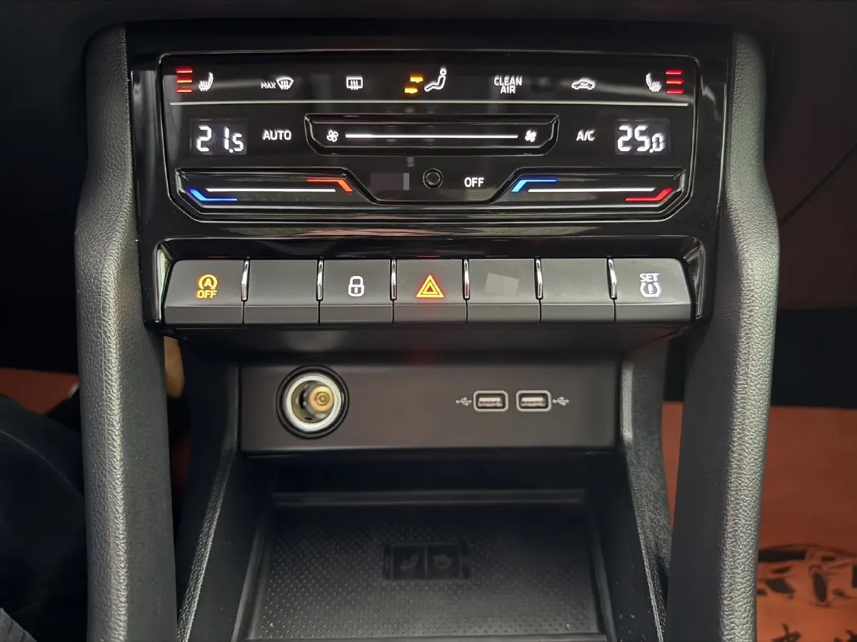 2022 Skoda Karoq 1.4T 150HP L4 7DCT,autocango,china used car exporter,china ev exporter,chinese used car exporter,chinese used ev exporter