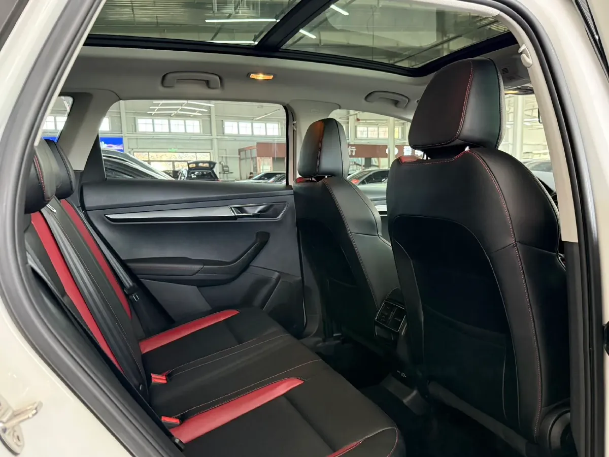 2022 Skoda Karoq 1.4T 150HP L4 7DCT,autocango,china used car exporter,china ev exporter,chinese used car exporter,chinese used ev exporter