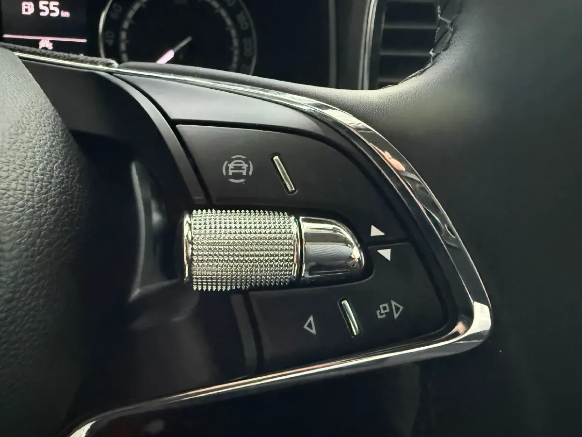 2022 Skoda Karoq 1.4T 150HP L4 7DCT,autocango,china used car exporter,china ev exporter,chinese used car exporter,chinese used ev exporter