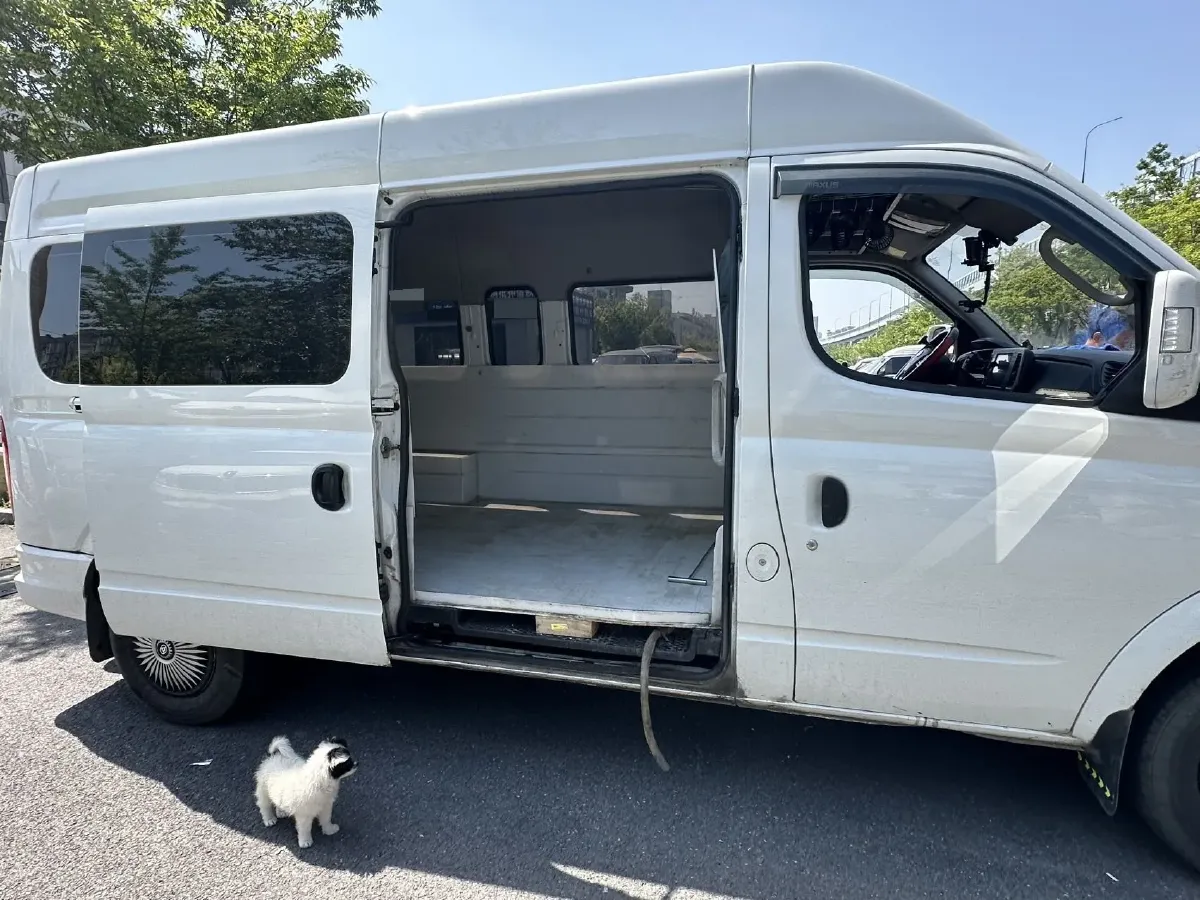 2021 MAXUS XinTu V80 2.0T 139HP L4 6MT,autocango,china used car exporter,china ev exporter,chinese used car exporter,chinese used ev exporter