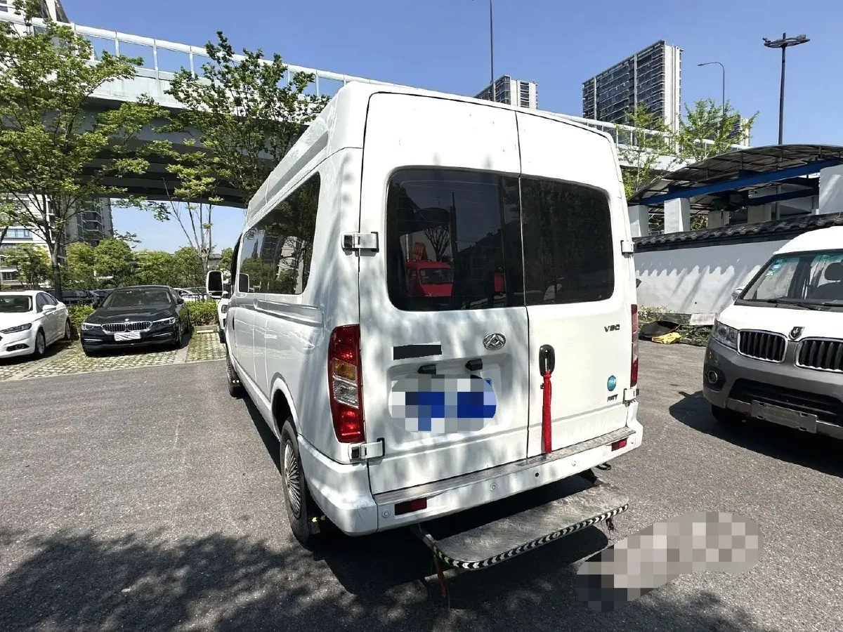 2021 MAXUS XinTu V80 2.0T 139HP L4 6MT,autocango,china used car exporter,china ev exporter,chinese used car exporter,chinese used ev exporter