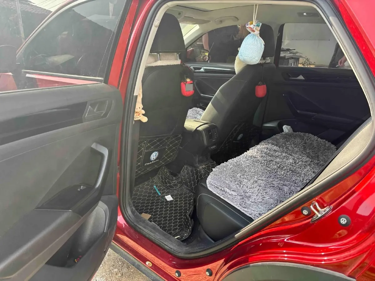 2021 Volkswagen T-Roc 1.4T 150HP L4 7DCT,autocango,china used car exporter,china ev exporter,chinese used car exporter,chinese used ev exporter