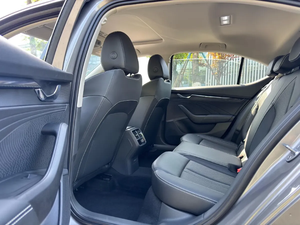 2021 Skoda Octavia 1.4T 150HP L4 7DCT,autocango,china used car exporter,china ev exporter,chinese used car exporter,chinese used ev exporter