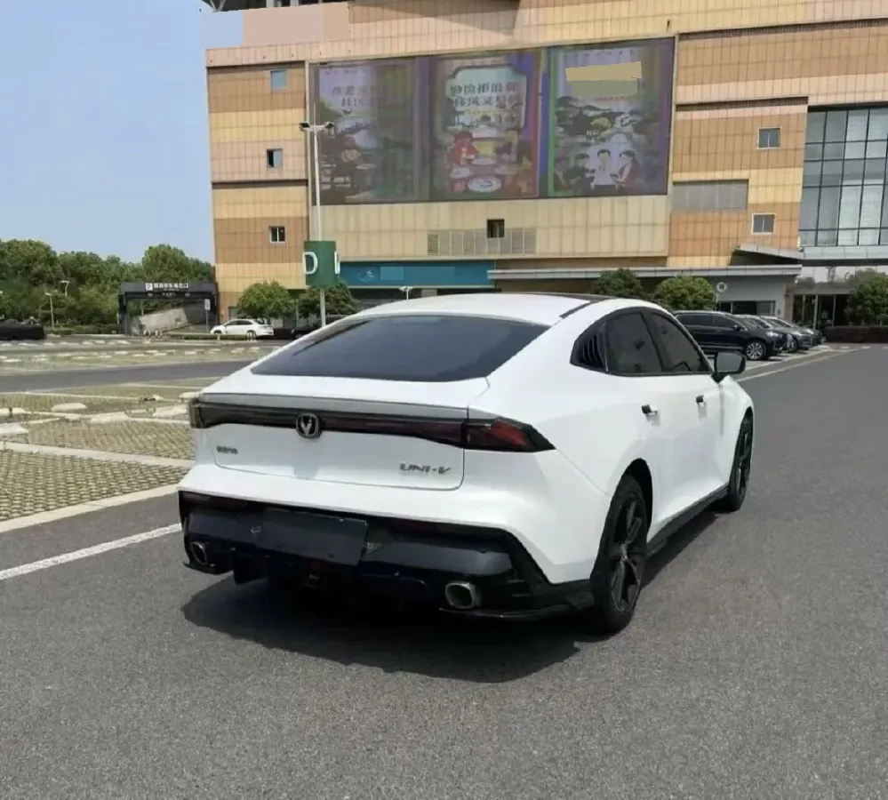 2023 ChangAn UNI-V 1.5T 188HP L4 7DCT,autocango,china used car exporter,china ev exporter,chinese used car exporter,chinese used ev exporter