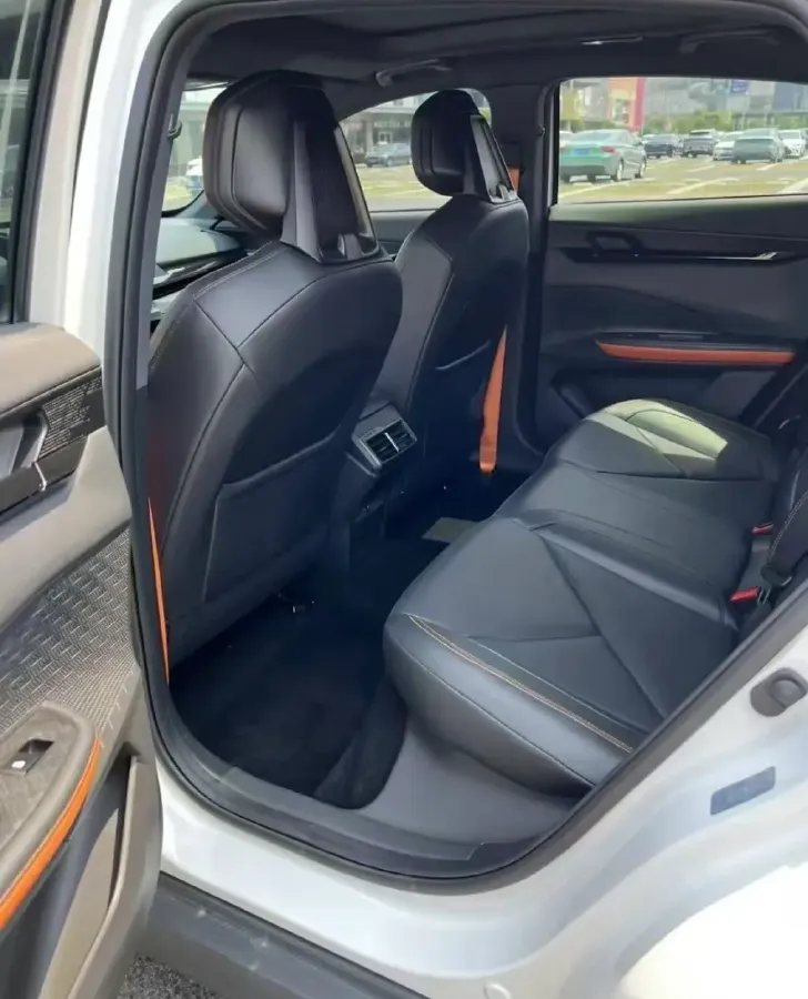 2023 ChangAn UNI-V 1.5T 188HP L4 7DCT,autocango,china used car exporter,china ev exporter,chinese used car exporter,chinese used ev exporter