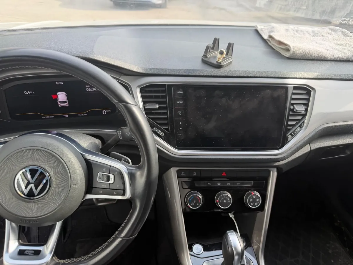 2022 Volkswagen T-Roc 1.4T 150HP L4 7DCT,autocango,china used car exporter,china ev exporter,chinese used car exporter,chinese used ev exporter